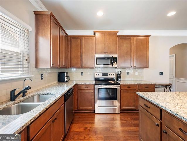 374 Eagles Bluff Way, Hoschton, GA 30548