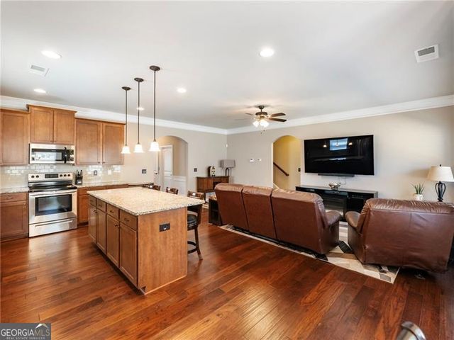 374 Eagles Bluff Way, Hoschton, GA 30548