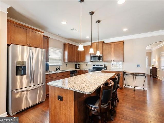 374 Eagles Bluff Way, Hoschton, GA 30548