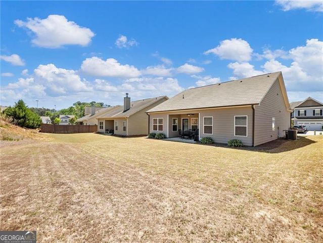 374 Eagles Bluff Way, Hoschton, GA 30548