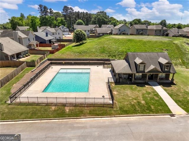 374 Eagles Bluff Way, Hoschton, GA 30548