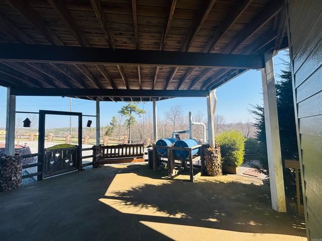 12897 14 W Highway, Mountain View, AR 72560