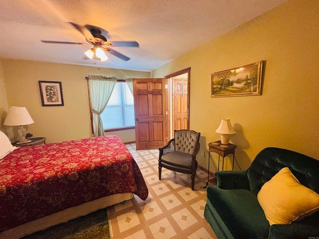 12897 14 W Highway, Mountain View, AR 72560