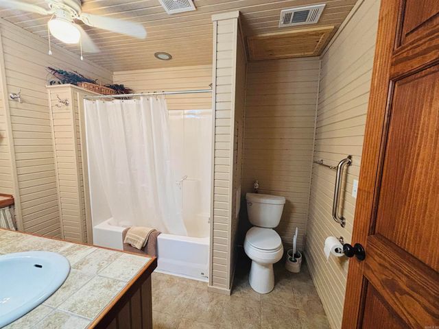 12897 14 W Highway, Mountain View, AR 72560