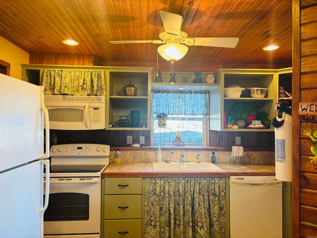 12897 14 W Highway, Mountain View, AR 72560