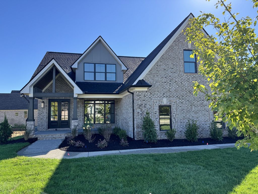 1003 Stone Creek Ln #221, Lebanon, TN 37087