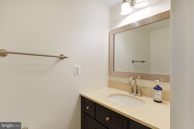 13384 BROOKFIELD CT, Chantilly, VA 20151