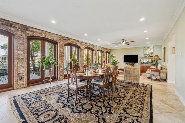 5 Harbor Lane, Kemah, TX 77565