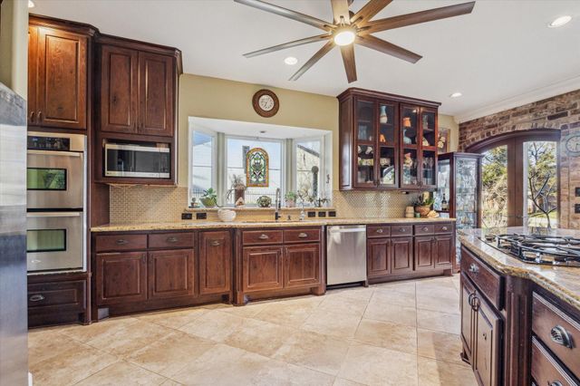 5 Harbor Lane, Kemah, TX 77565