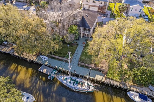 5 Harbor Lane, Kemah, TX 77565