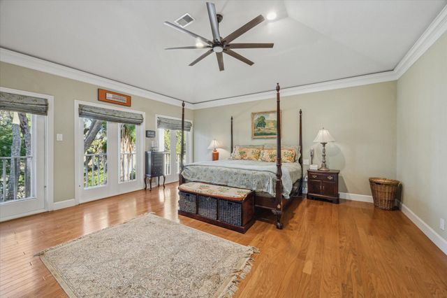 5 Harbor Lane, Kemah, TX 77565