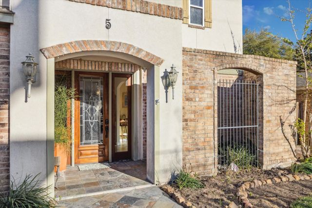 5 Harbor Lane, Kemah, TX 77565