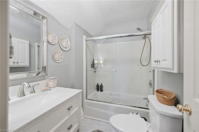 2005 Carlisle Way, High Point, NC 27265