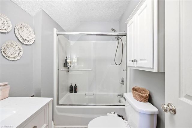 2005 Carlisle Way, High Point, NC 27265