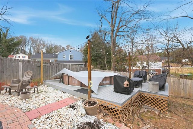 2005 Carlisle Way, High Point, NC 27265