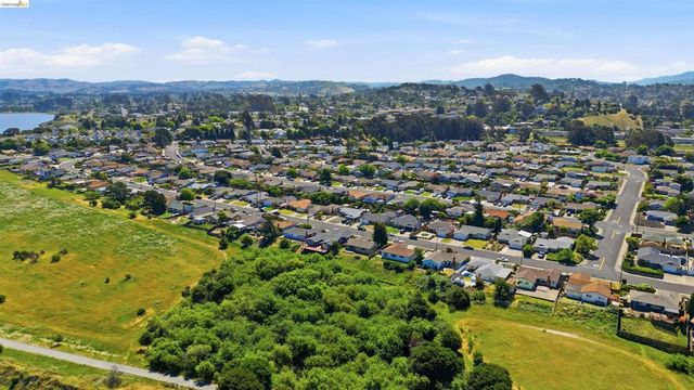 2269 Cypress Ave, San Pablo, CA 94806