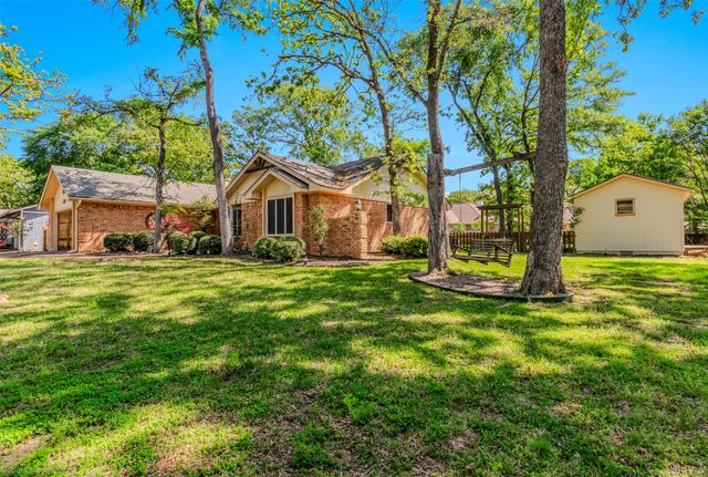 223 Enchanted Drive, Enchanted Oaks, TX 75156