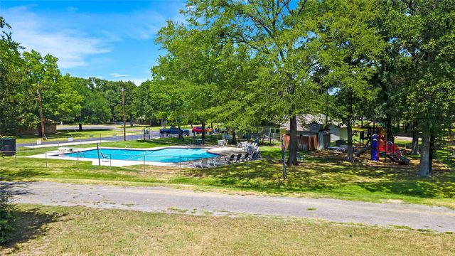 223 Enchanted Drive, Enchanted Oaks, TX 75156