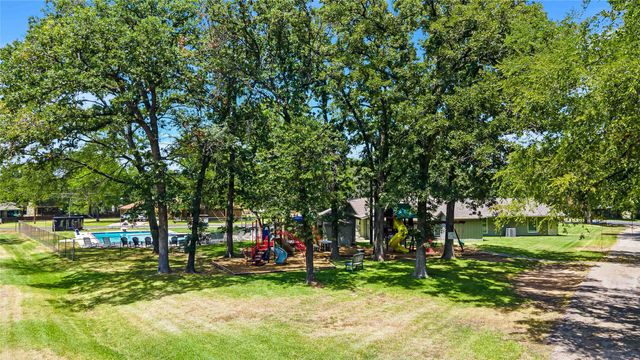223 Enchanted Drive, Enchanted Oaks, TX 75156