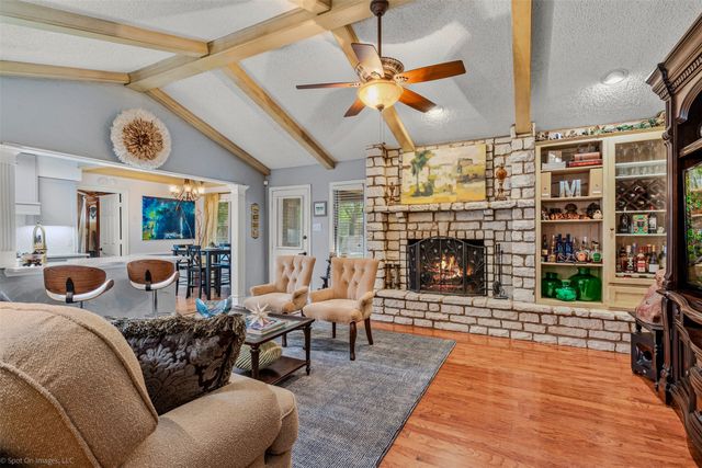 223 Enchanted Drive, Enchanted Oaks, TX 75156