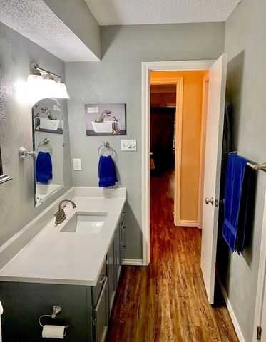 2709 Fairway Park Street, Grand Prairie, TX 75050