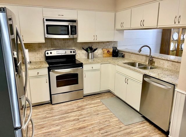 2709 Fairway Park Street, Grand Prairie, TX 75050