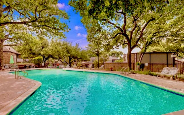 2709 Fairway Park Street, Grand Prairie, TX 75050