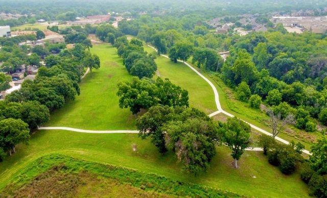 2709 Fairway Park Street, Grand Prairie, TX 75050