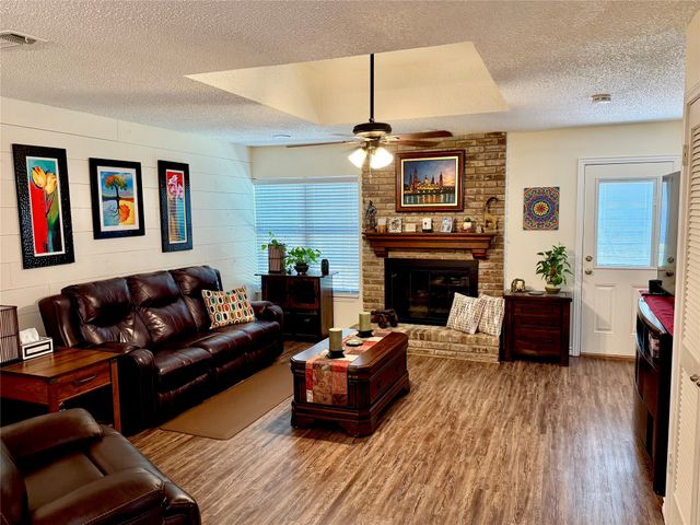2709 Fairway Park Street, Grand Prairie, TX 75050