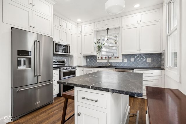 711 Woodruff Place East Drive, Indianapolis, IN 46201