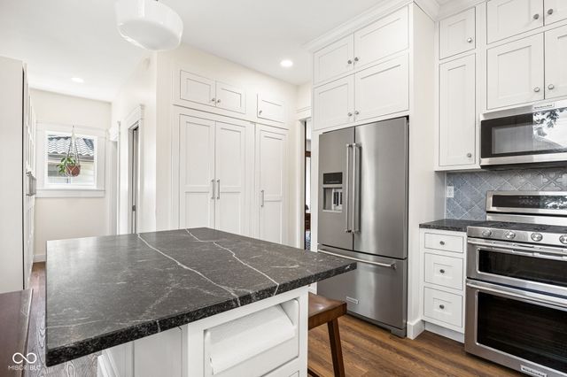 711 Woodruff Place East Drive, Indianapolis, IN 46201