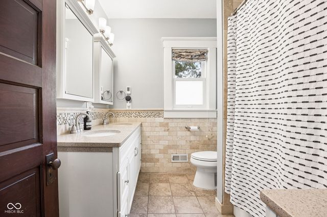 711 Woodruff Place East Drive, Indianapolis, IN 46201
