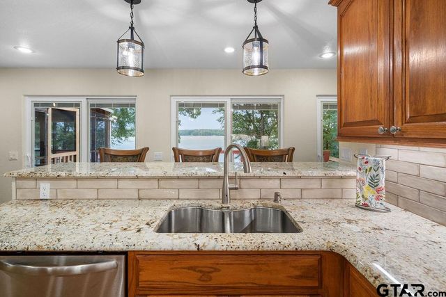 15993 Big Oak Bay, Tyler, TX 75707