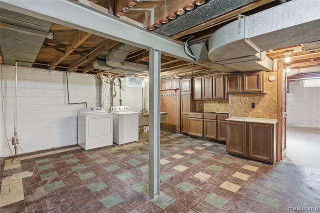 929 Larkmoor Boulevard, Berkley, MI 48072