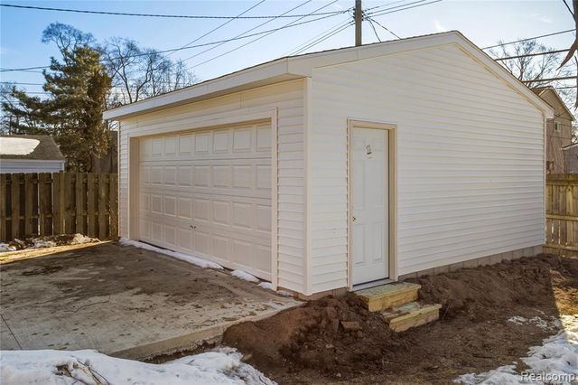 929 Larkmoor Boulevard, Berkley, MI 48072