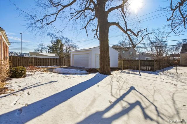 929 Larkmoor Boulevard, Berkley, MI 48072