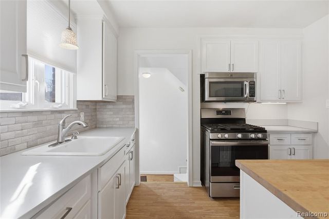 929 Larkmoor Boulevard, Berkley, MI 48072