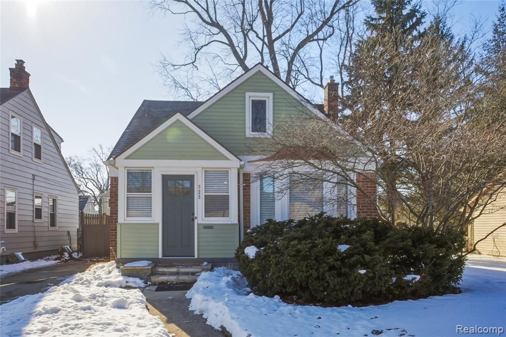 929 Larkmoor Boulevard, Berkley, MI 48072