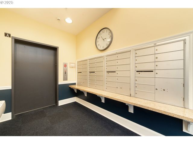 4884 Nw PROMENADE Ter 409, Portland, OR 97229