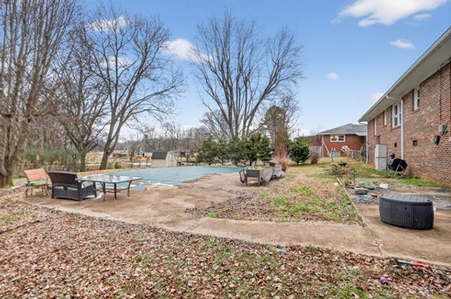110 S Linda Dr, Shelbyville, TN 37160