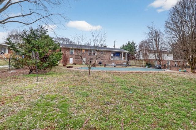 110 S Linda Dr, Shelbyville, TN 37160