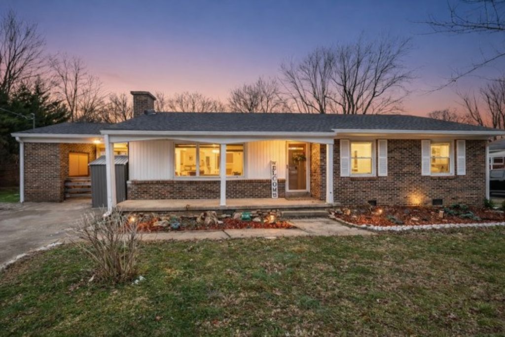 110 S Linda Dr, Shelbyville, TN 37160