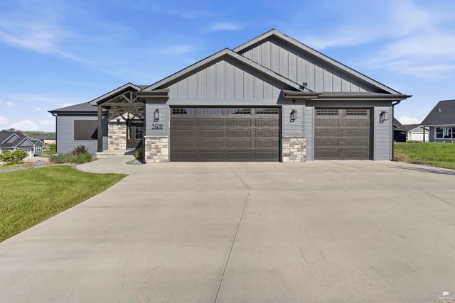 3911 Travers Circle, Manhattan, KS 66503