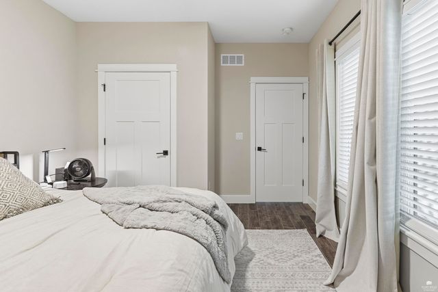3911 Travers Circle, Manhattan, KS 66503
