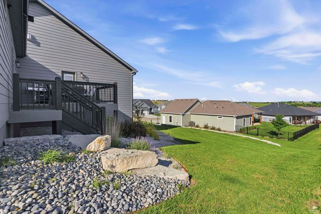 3911 Travers Circle, Manhattan, KS 66503