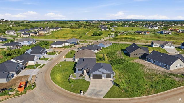 3911 Travers Circle, Manhattan, KS 66503