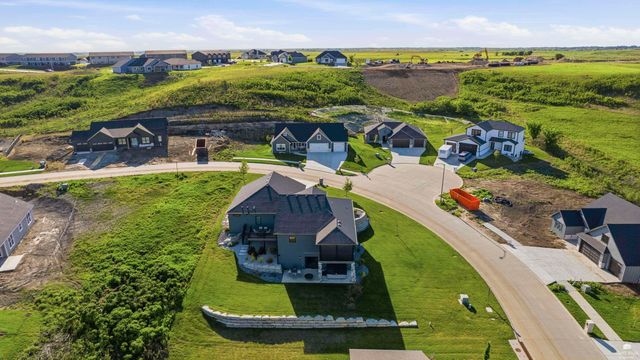 3911 Travers Circle, Manhattan, KS 66503