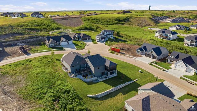 3911 Travers Circle, Manhattan, KS 66503