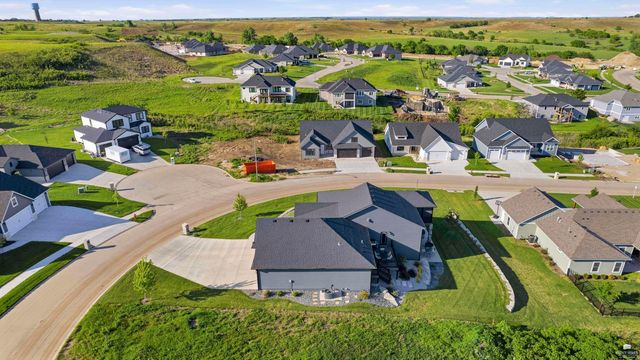 3911 Travers Circle, Manhattan, KS 66503