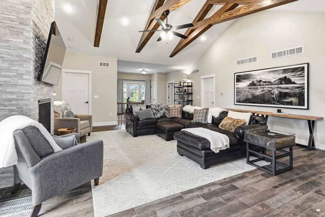3911 Travers Circle, Manhattan, KS 66503